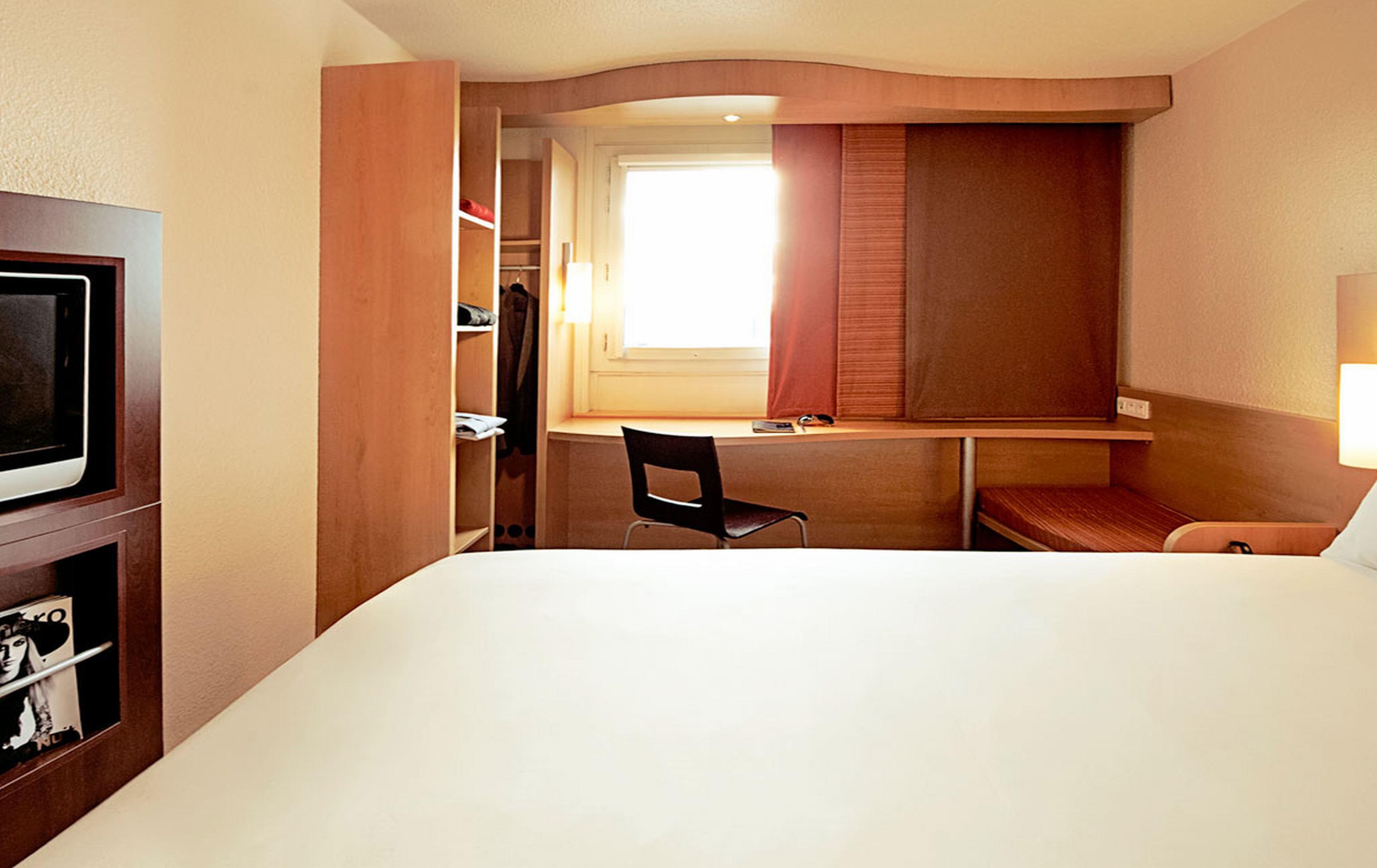 Hotel Ibis Madrid Aeropuerto Barajas Esterno foto
