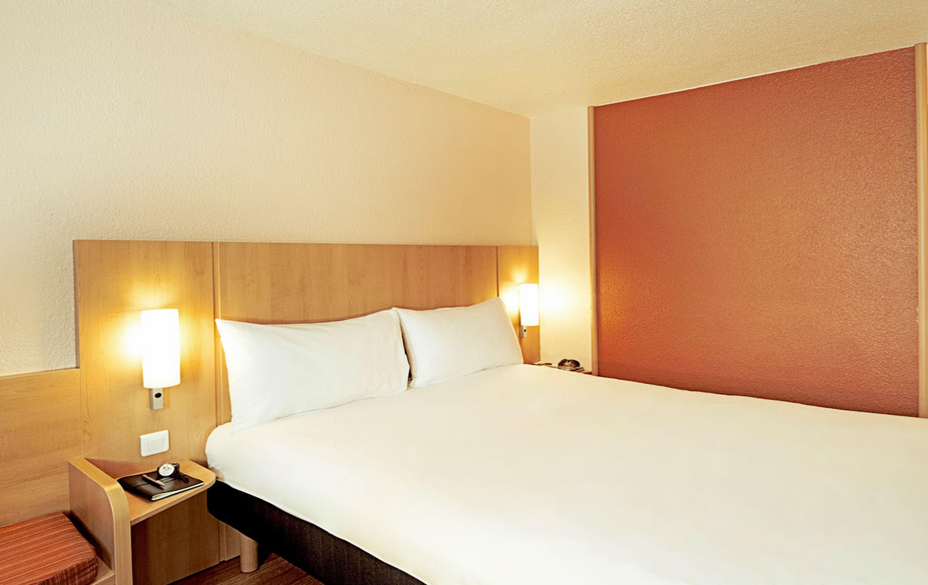 Hotel Ibis Madrid Aeropuerto Barajas Esterno foto