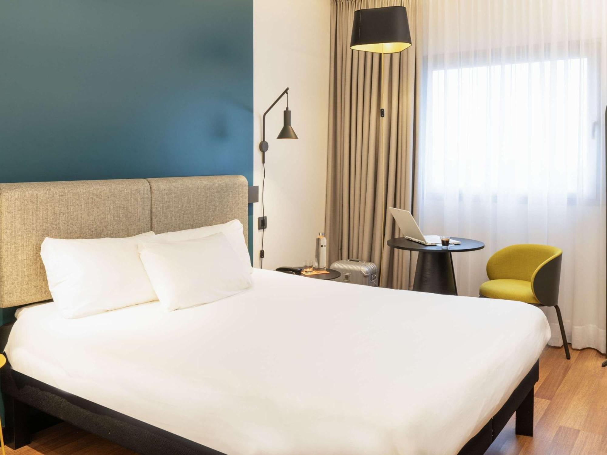 Hotel Ibis Madrid Aeropuerto Barajas Esterno foto