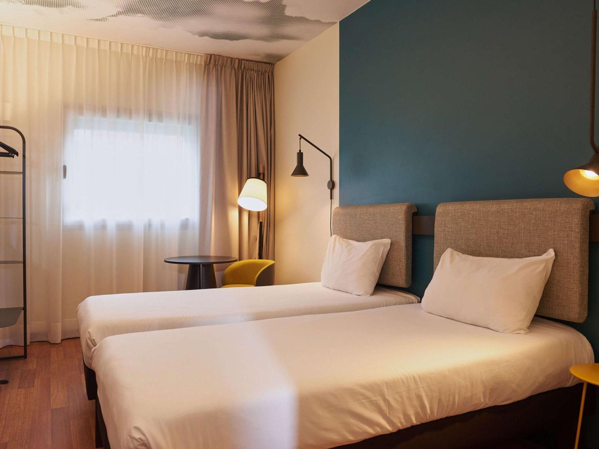 Hotel Ibis Madrid Aeropuerto Barajas Esterno foto
