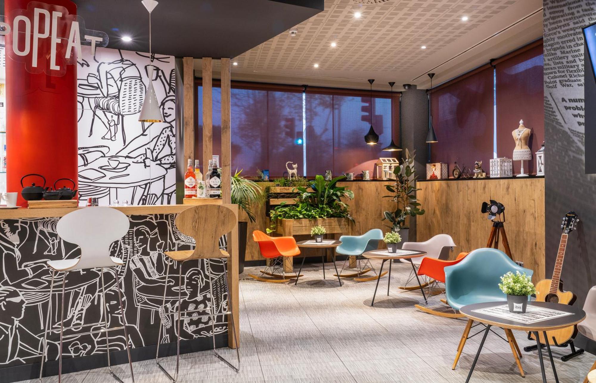 Hotel Ibis Madrid Aeropuerto Barajas Esterno foto