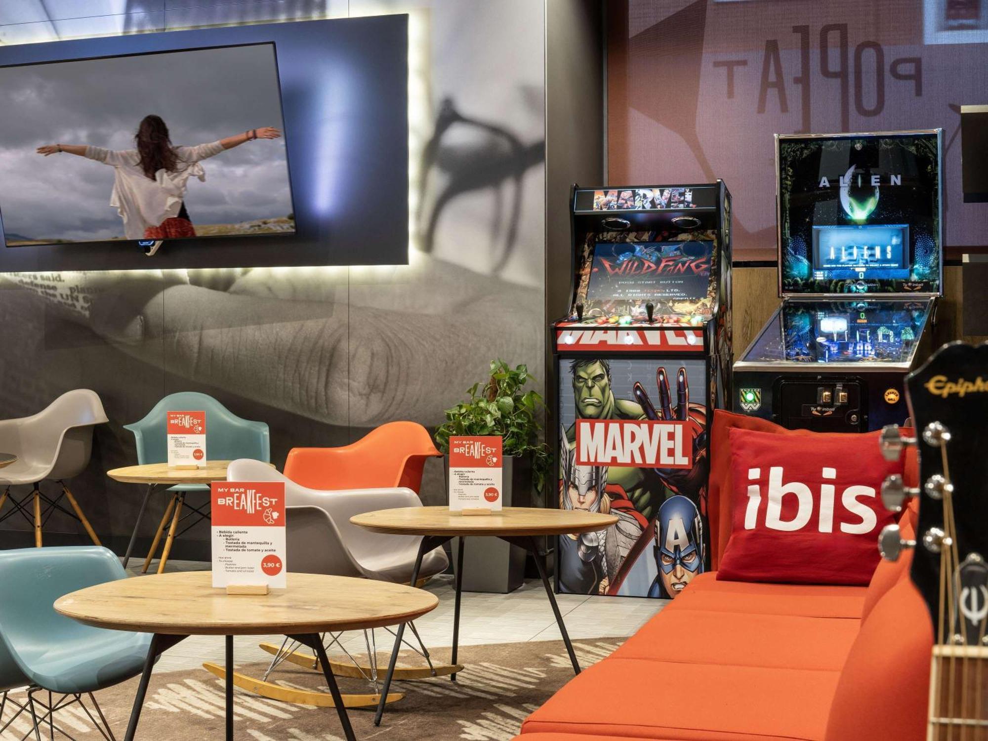 Hotel Ibis Madrid Aeropuerto Barajas Esterno foto
